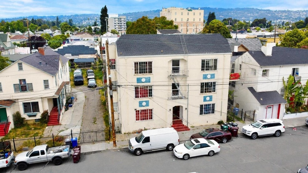 More Photos Of 3040 E 19th St, Oakland Apartments For Sale