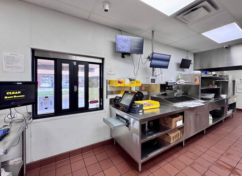 More Photos Of 3201 W Stan Schlueter Loop, Killeen General Retail For Sale