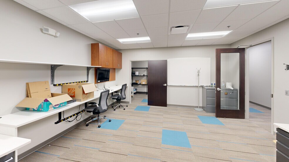 More Photos Of 5001 US Highway 30 W, Fort Wayne Medical For Lease