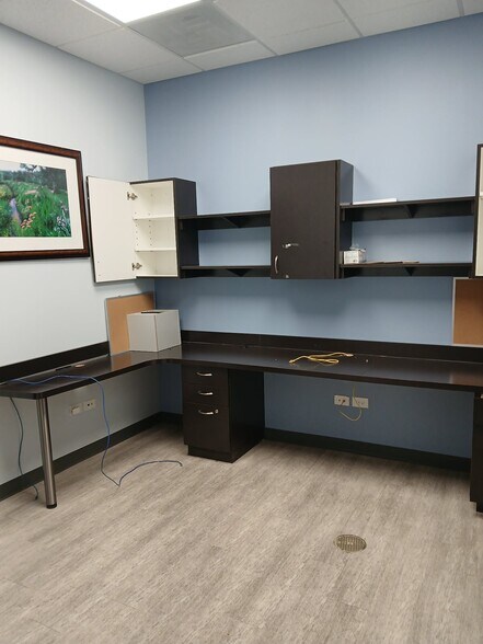 More Photos Of 4138 N Broadway St, Chicago Healthcare For Lease