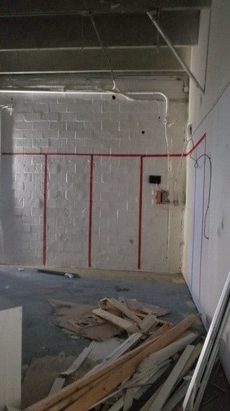 More Photos Of 470 Ansin Blvd, Hallandale Beach Warehouse For Lease