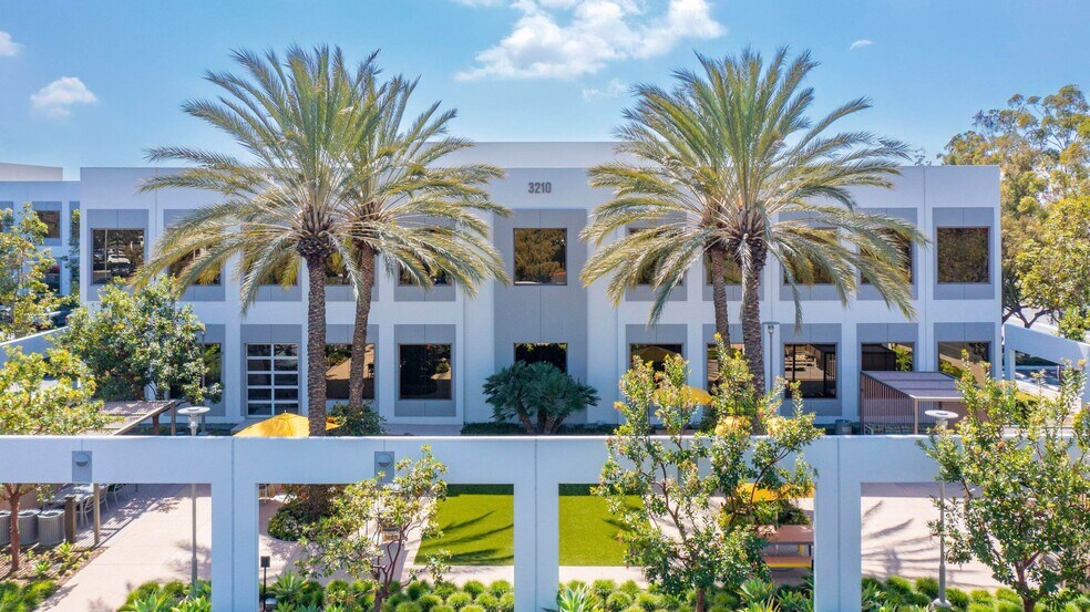 More Photos Of 200 Commerce Dr, Irvine Unknown For Lease