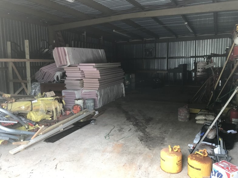 More Photos Of 876 Montreal Rd, Clarkston Warehouse For Lease