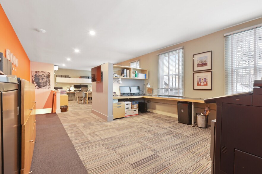 More Photos Of 1019 Cathedral St, Baltimore Office Residential For Sale