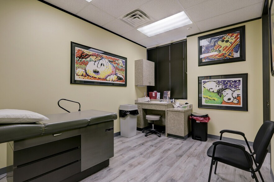 More Photos Of 19701 Kingwood Dr, Kingwood Medical For Sale