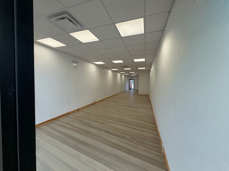 More Photos Of 145 Merrick Ave, Merrick Storefront Retail Office For Lease