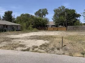 More Photos Of 16300 Summit Dr, Austin Specialty For Lease