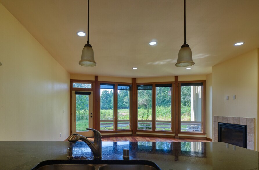 More Photos Of 1317 Pelican Pl, Point Roberts Apartments For Sale