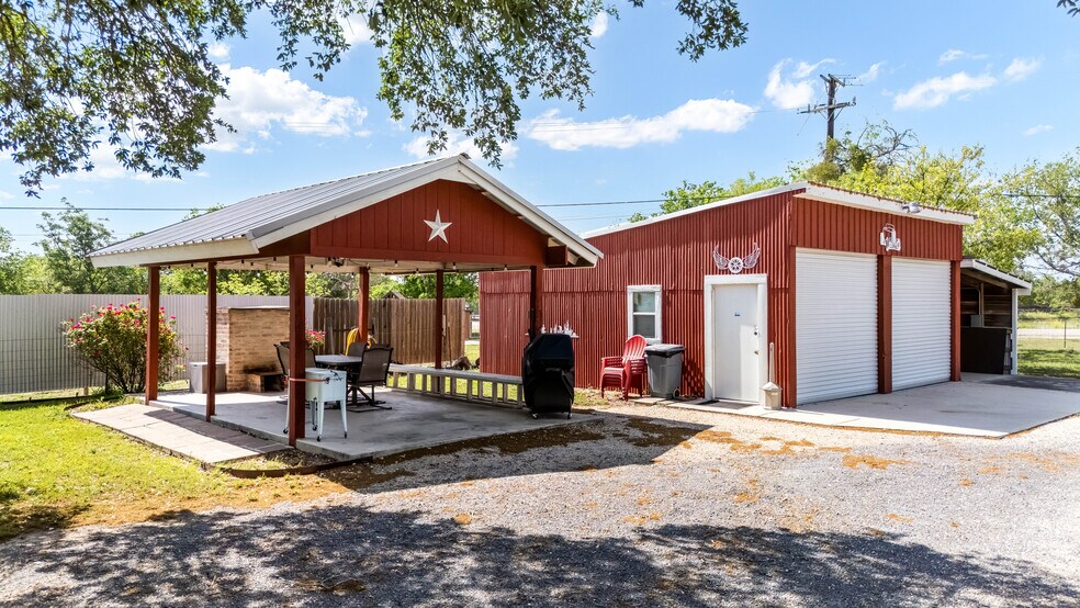 More Photos Of 5738 FM 2538, Marion Flex For Sale