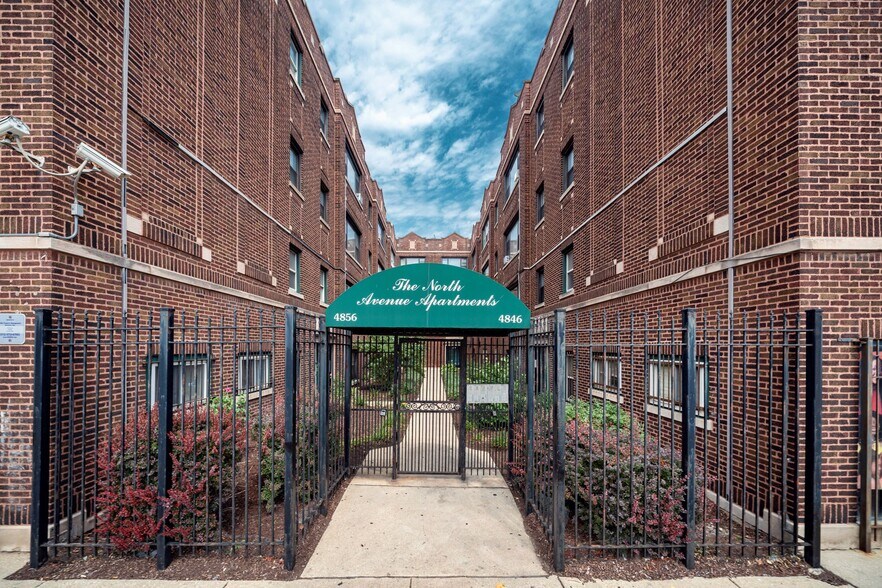 Primary Photo Of 4850 W North Ave, Chicago Apartments For Lease