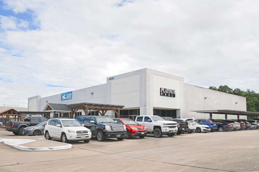 More Photos Of 4500 Blalock Rd, Houston Flex For Lease