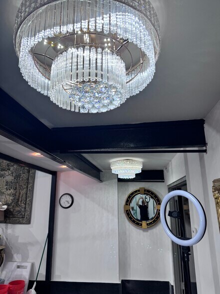 More Photos Of 8418 Broadway St, San Antonio Service For Lease