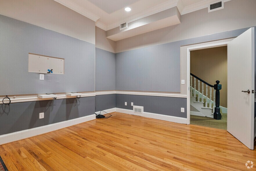 More Photos Of 1906 Sunderland Pl NW, Washington Office Residential For Sale