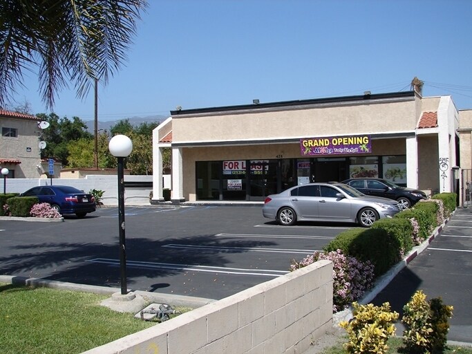 More Photos Of 425 E Foothill Blvd, Azusa Restaurant For Lease