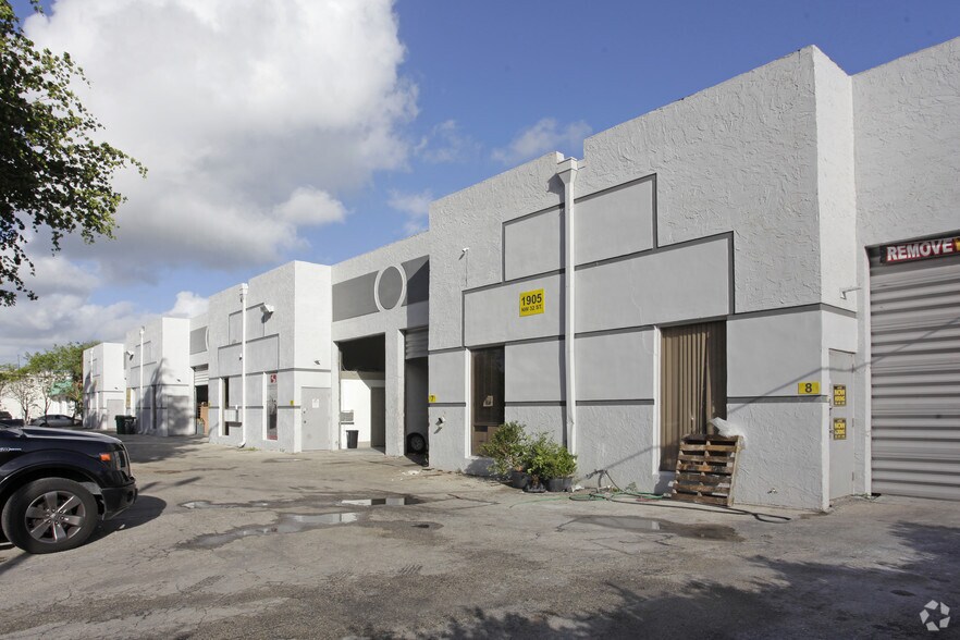 More Photos Of 1900 NW 33rd St, Pompano Beach Warehouse For Lease