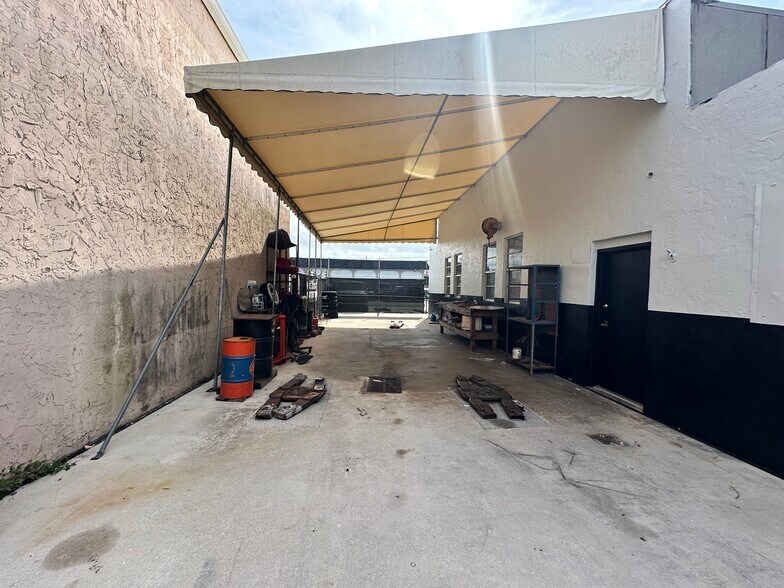 More Photos Of 2304 SW 60th Way, Miramar Auto Repair For Lease