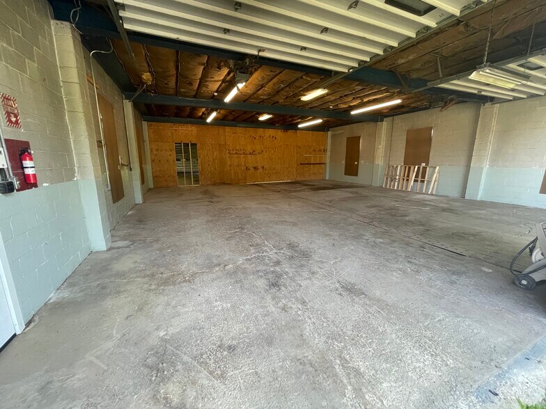 More Photos Of 10 Rhoda St, Farrell Flex For Lease