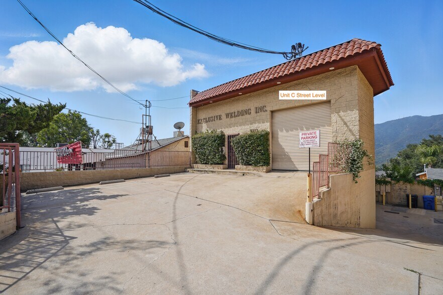 Primary Photo Of 3632 Foothill Blvd, La Crescenta Manufacturing For Sale