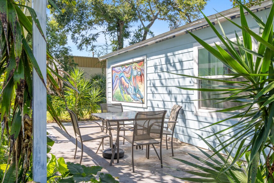 More Photos Of 1703 NE 8th Rd, Ocala Specialty For Sale