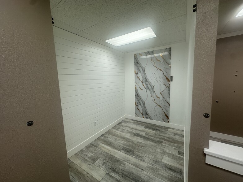More Photos Of 608-618 Oakfield Dr, Brandon Unknown For Lease