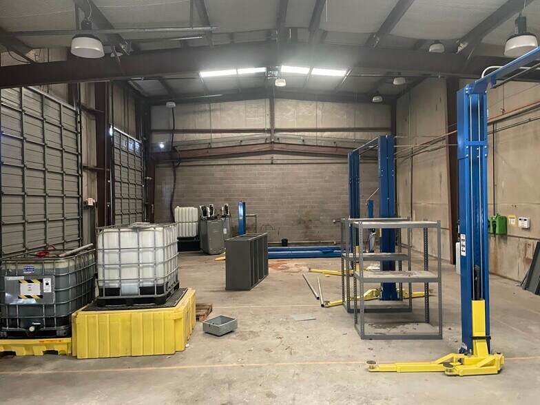 More Photos Of 700 Missouri Ave, Fort Worth Warehouse For Lease