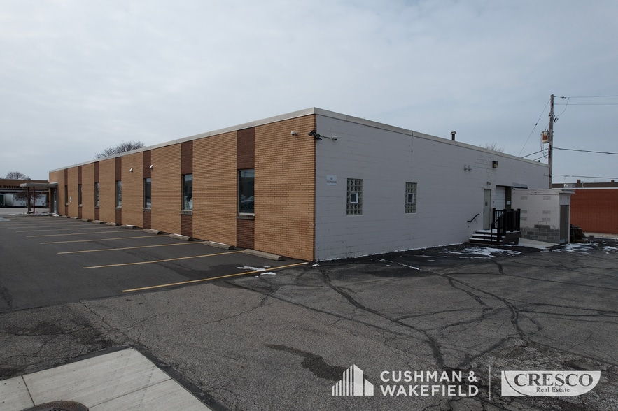 More Photos Of 9257 Midwest Ave, Garfield Heights Showroom For Sale