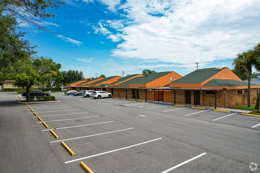More Photos Of 1500 Lakeland Hills Blvd, Lakeland Medical For Lease