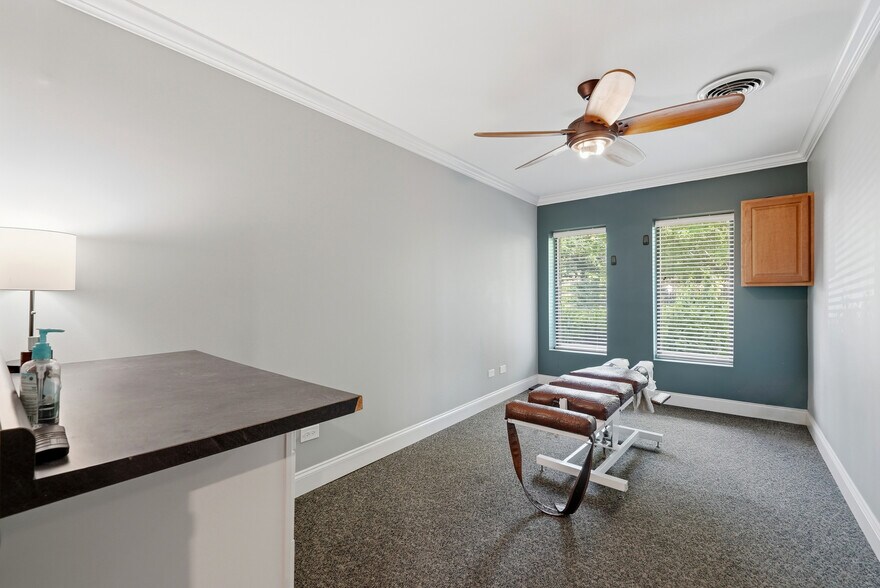 More Photos Of 8265 S Archer Ave, Willow Springs Medical For Sale