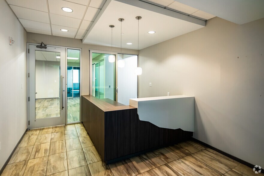 More Photos Of 12470 Telecom Dr, Tampa Office For Sale