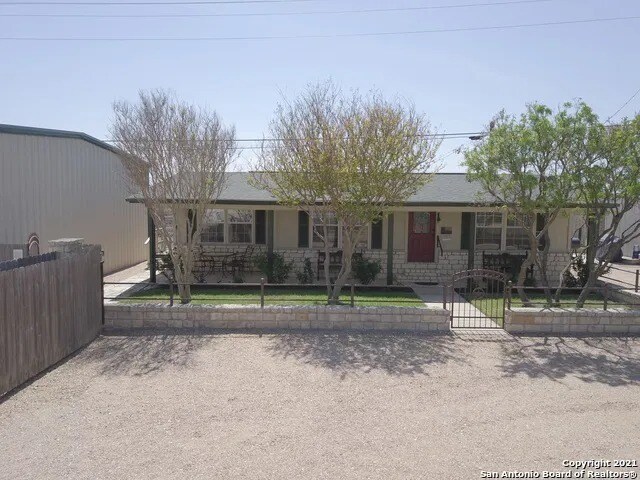 More Photos Of 8603 U.S. 281 N, Spring Branch Research And Development For Sale