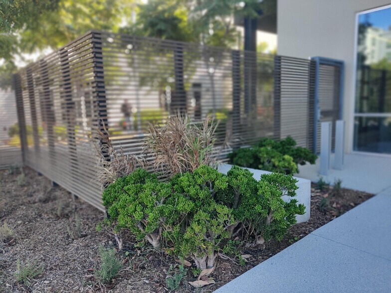 More Photos Of 3738 Bayer Ave, Long Beach Office For Lease