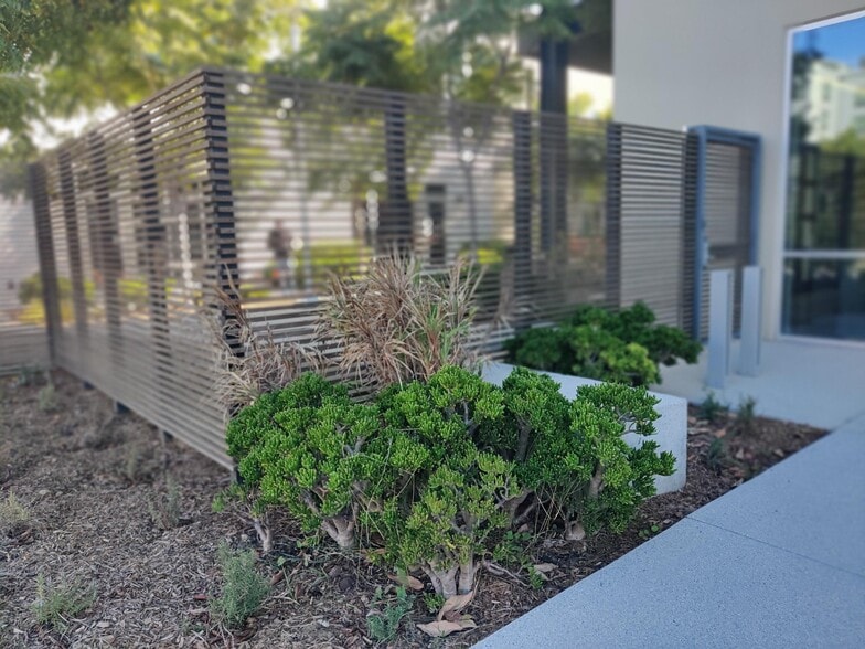 More Photos Of 3738 Bayer Ave, Long Beach Office For Lease