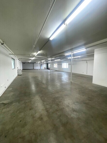 More Photos Of 3045 E 11th St, Los Angeles Warehouse For Lease