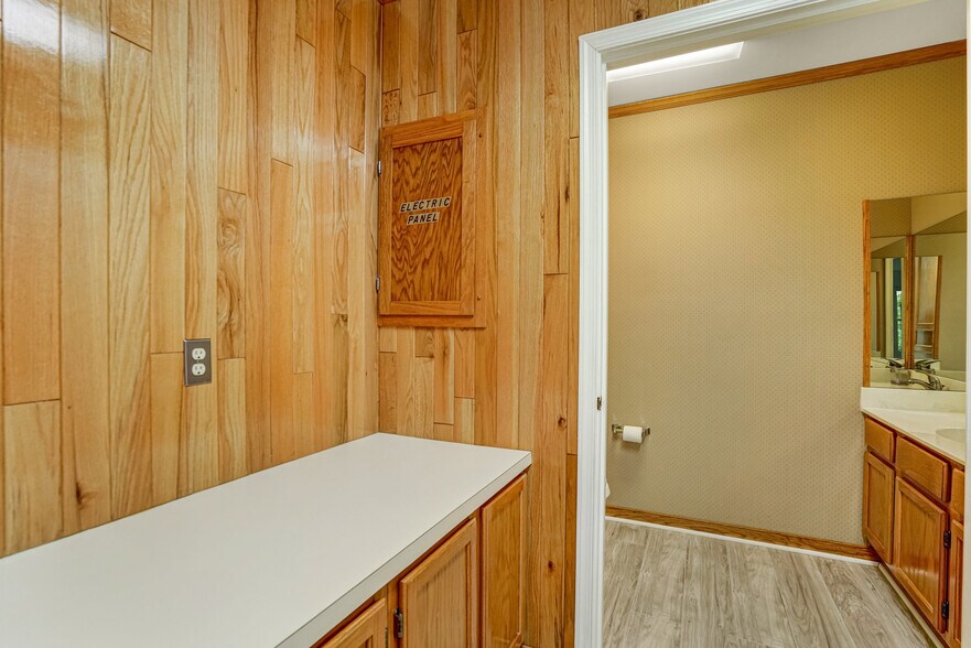 More Photos Of 4314-4330 Evergreen Ln, Annandale Office For Sale