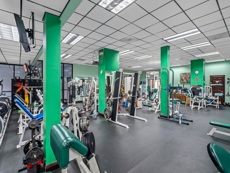 More Photos Of 2045 14th Ave, Vero Beach Office Residential For Sale