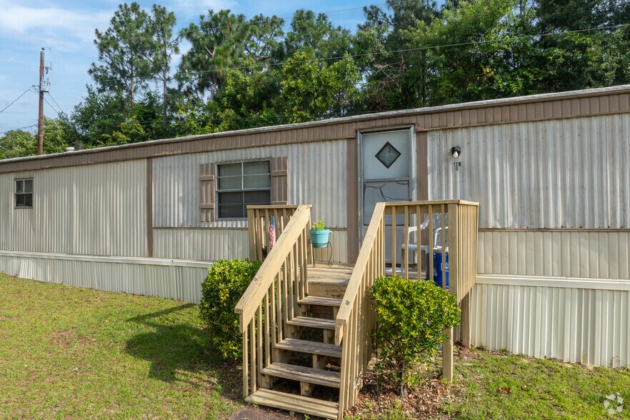 More Photos Of 120 Sandy Springs Ln, Lexington Manufactured Housing Mobile Home Park For Sale