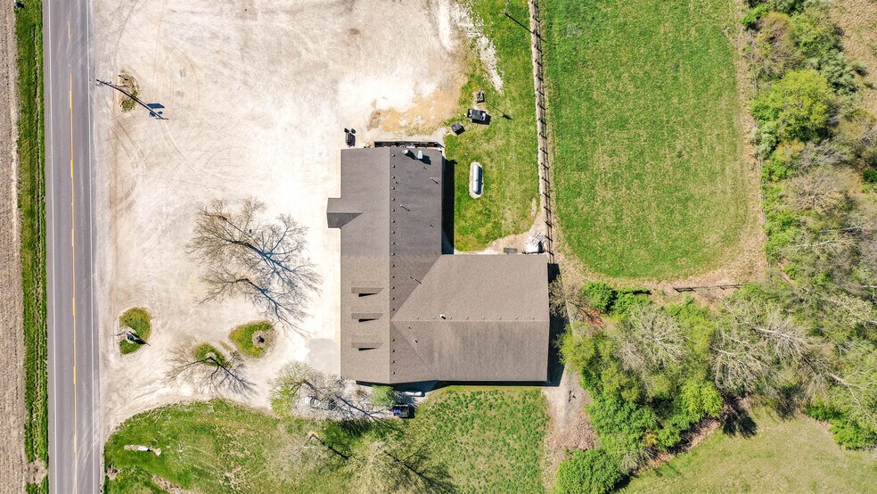 More Photos Of 15281 IL-109, Dow Specialty For Sale