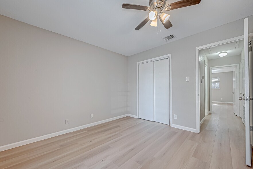 More Photos Of 7315 Housman, Houston Specialty For Lease