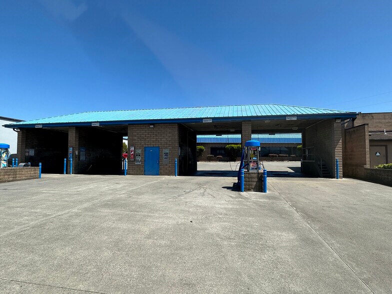 More Photos Of 1441 Broadway St, Eureka Carwash For Sale