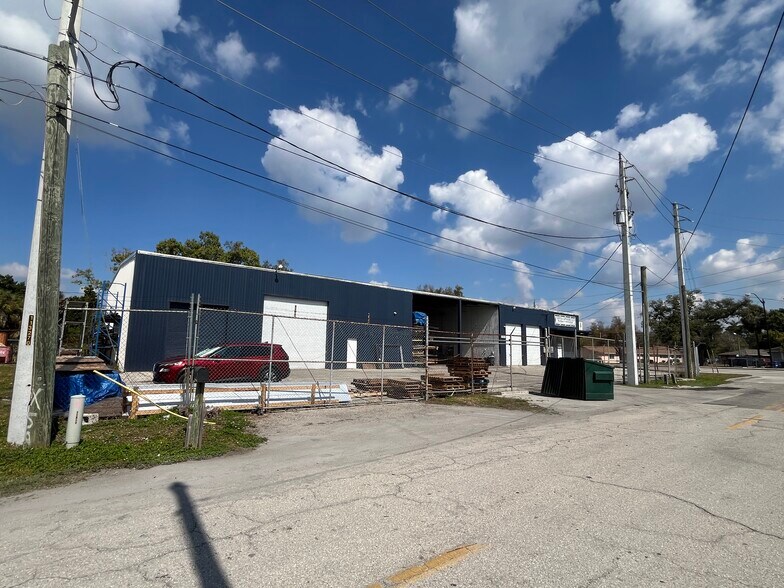 Primary Photo Of 2585 4th St, Fort Myers Warehouse For Sale