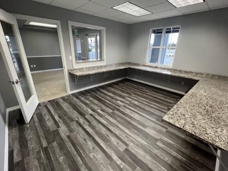 More Photos Of 3443 Hancock Bridge Pky, North Fort Myers Office For Lease