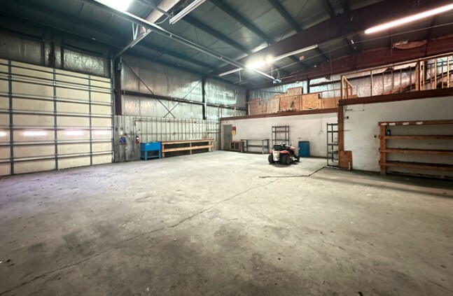 More Photos Of 1000 E Clinton Ave, Farmer City Industrial For Sale