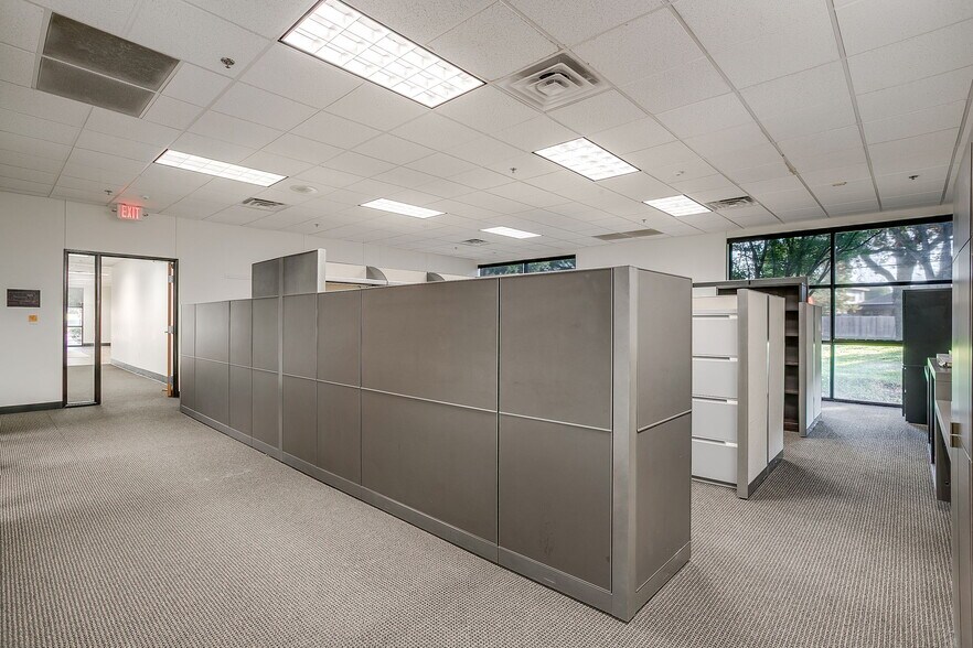More Photos Of 3262 Chapel Creek Blvd, Fort Worth Office For Lease
