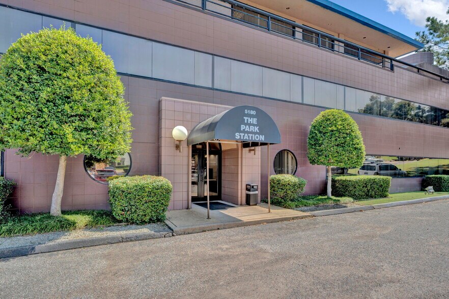 More Photos Of 5180 Park Ave, Memphis Office For Lease