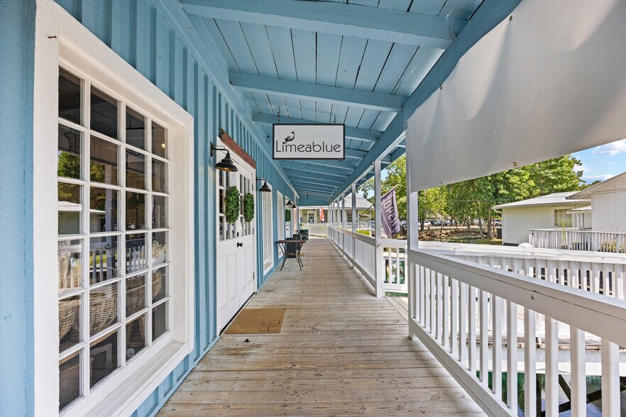 More Photos Of 10659-3 N Us-17 Hwy, Pawleys Island Storefront For Lease