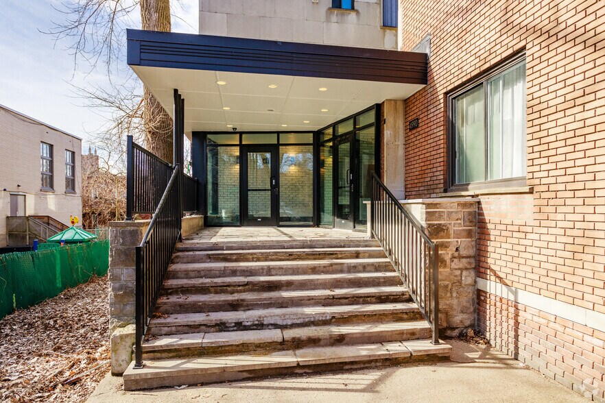 More Photos Of 4988 Av Clanranald, Montréal Apartments For Sale