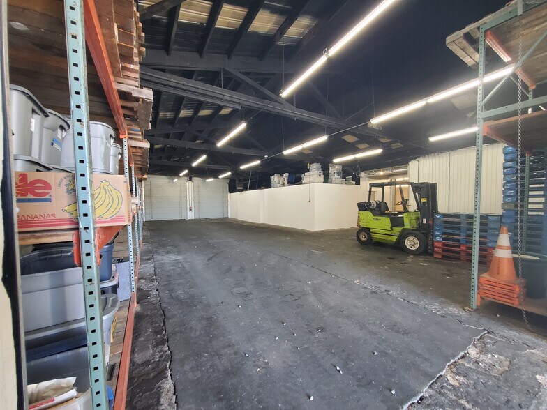 More Photos Of 14165 Market St, Walnut Grove Showroom For Sale