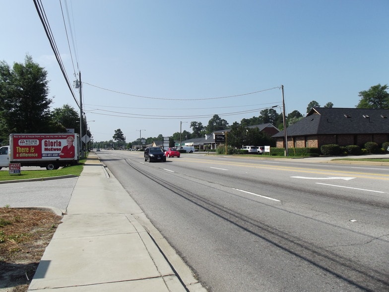 More Photos Of 699 Bultman Dr, Sumter Storefront Retail Office For Lease
