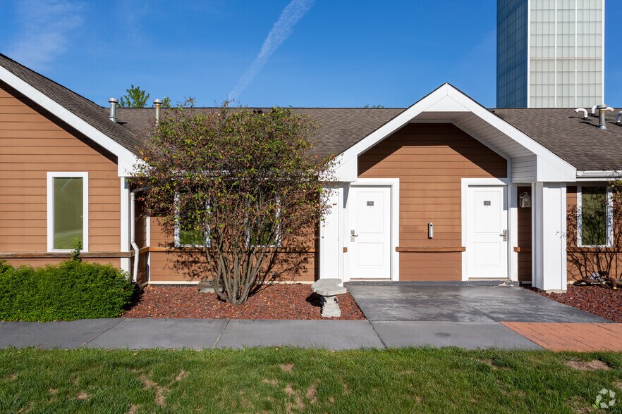 More Photos Of 16W621 S Frontage Rd, Willowbrook Hotel For Sale