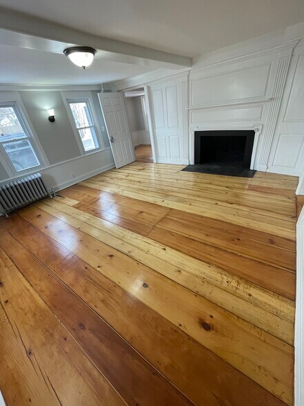 More Photos Of 3 Portsmouth Ave, Exeter General Retail For Lease